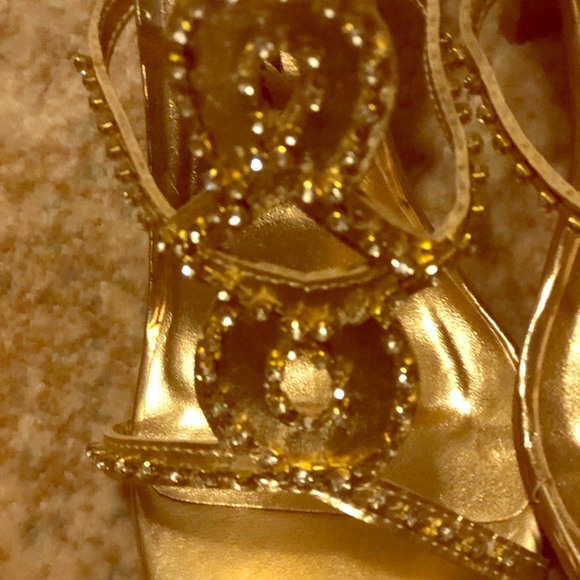 NEW, SEXY, ELEGANT-GOLD & RHINESTONE STILETTO’S - Picture 6 of 8